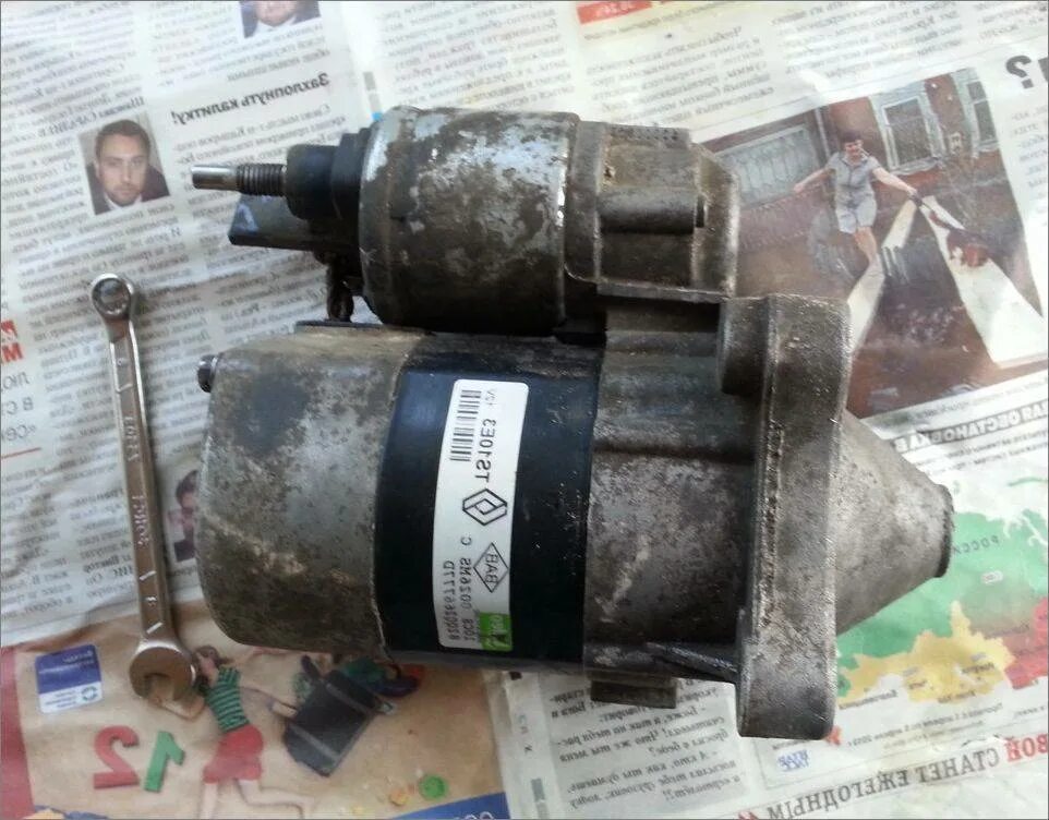 Двигатель к4м стартер. Как поменять стартер на рено. Как поменять стартер на рено. Стартер renault scenic 1. Стартер рено меган 2 1.