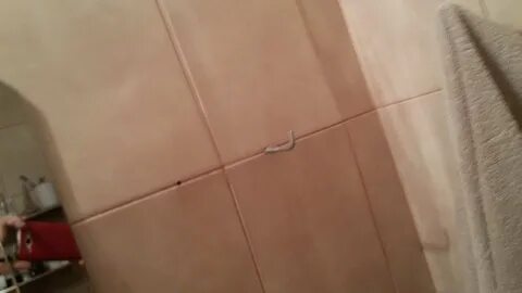 Отошла кафельная плитка
