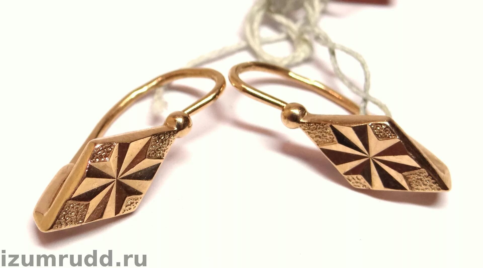 серьги золотые ромбики 585 пробы. серьги золото ромбик. серьги золото 585 ромбик. серьги золото ромбик. 585 серьги ромбики.