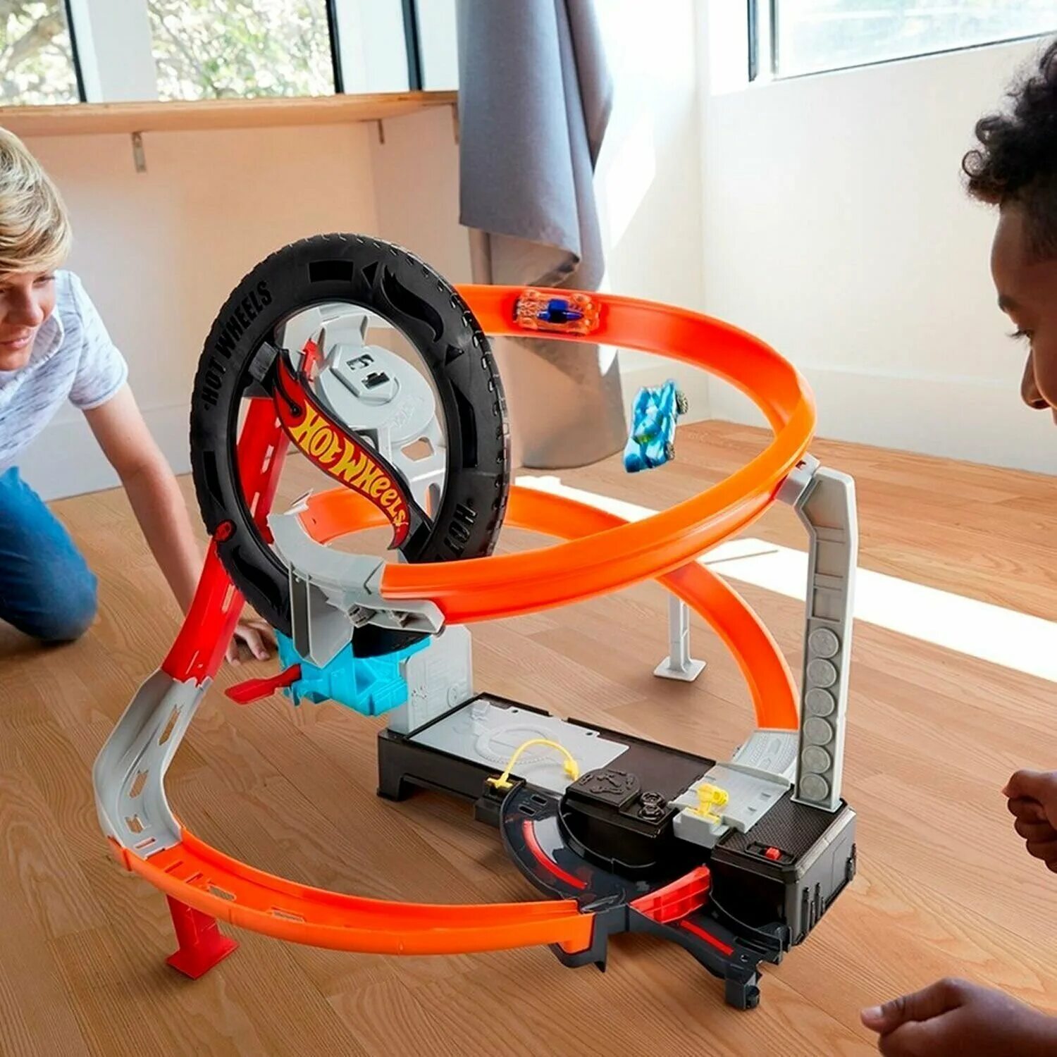 хот вилс сити наборы. игровой трек hot wheels сити шиномонтажная мастерская. игровой набор hot wheels "сити". игрушечный трек hot wheels шиномонтажная мастерская gjl16. трек hot wheels hyper-boost tire shop gjl16.