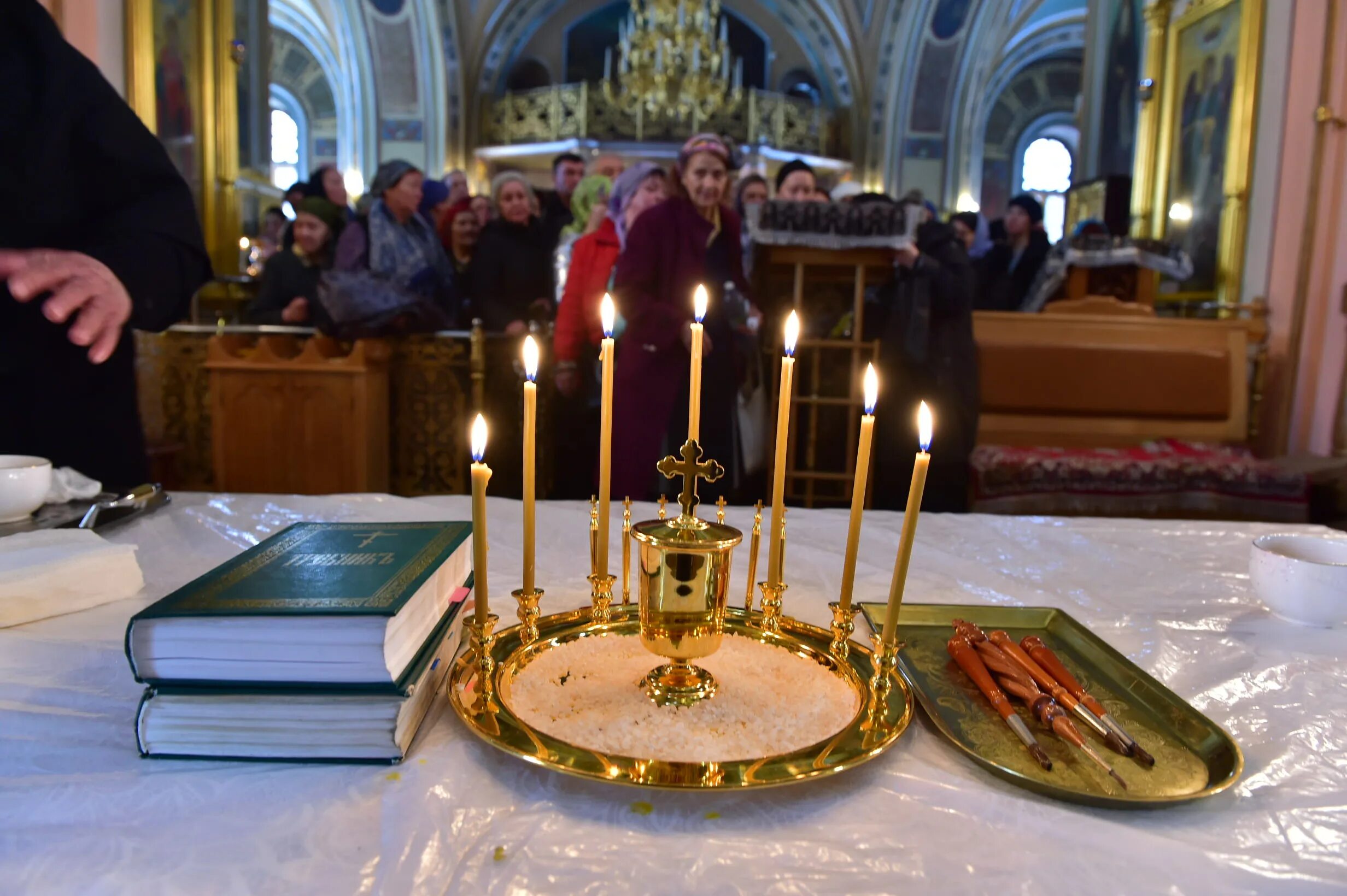 Можно ли пить перед соборованием. Соборование. Таинство Соборования. Елеосвящение. Соборование в церкви.