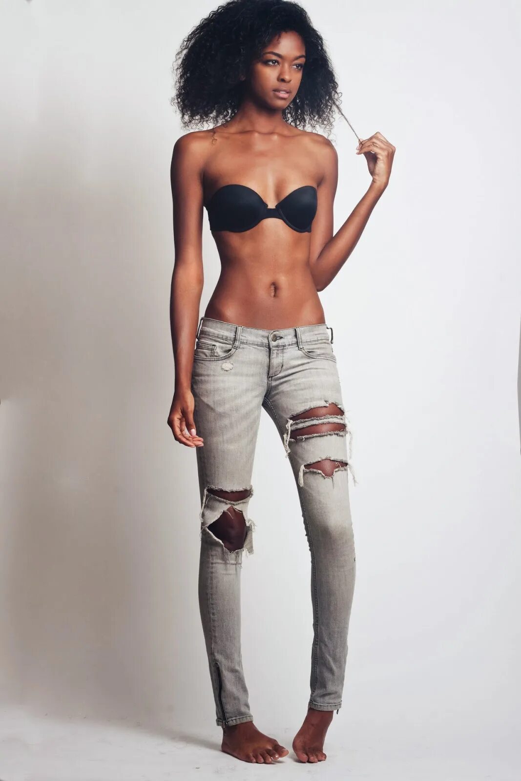 Олучи онвигба бикини. Эбони кристал адамс. Худые темнокожие девушки. Skinny big black. Темнокожая модель в полный рост.