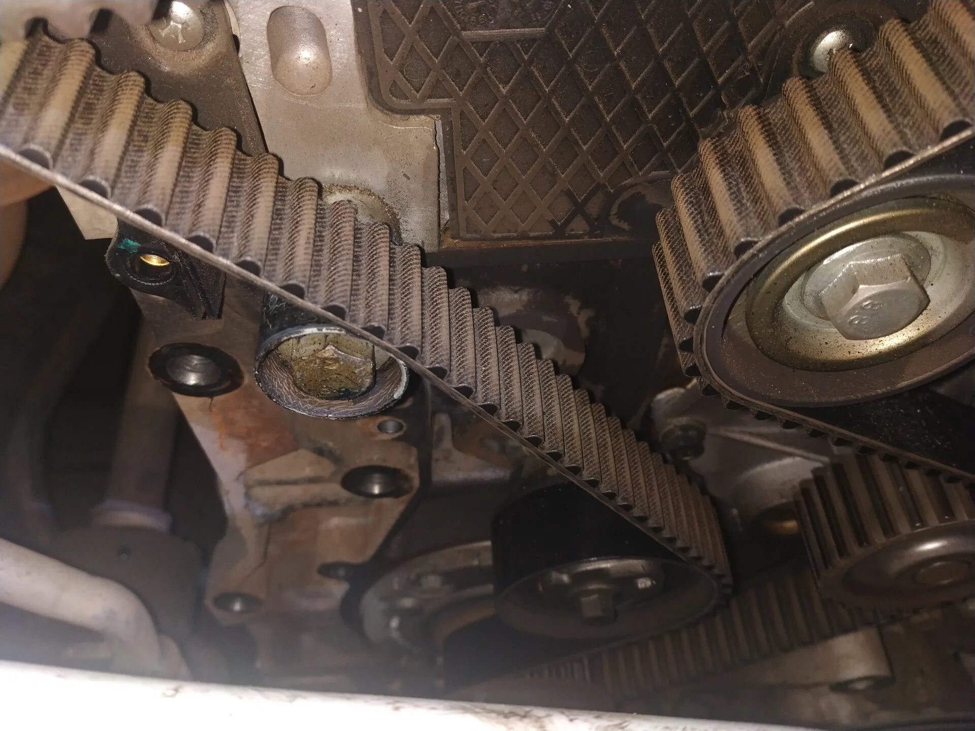 8. 8 комплект грм gates. Грм тиго. Ремень грм чери тигго 1. Chery tiggo 1.