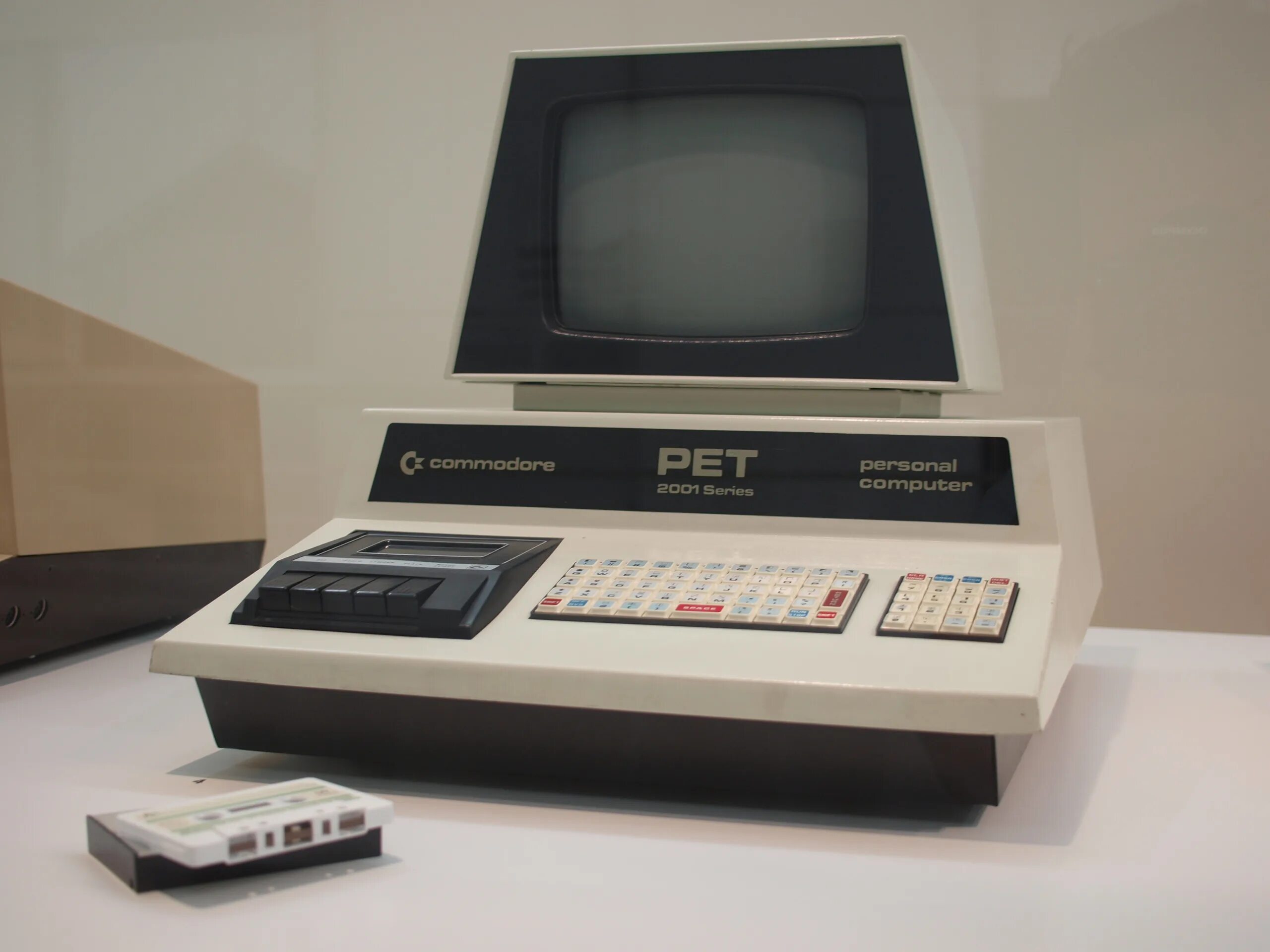 Компьютер pet. Commodore Pet 1977. Commodore Pet 200. Commodore Pet 700. Персональный компьютер 1970.