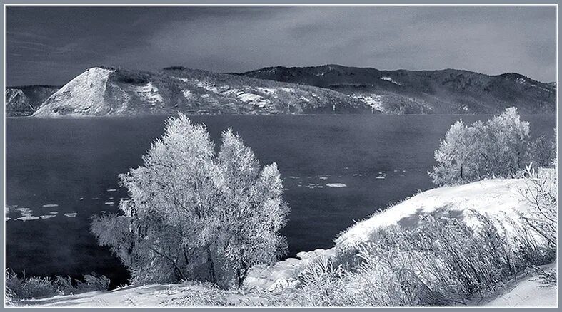 ледяные глыбы на байкале. ангары. тентовый ангар 350 м2. ледяная ангара. дух ангары.