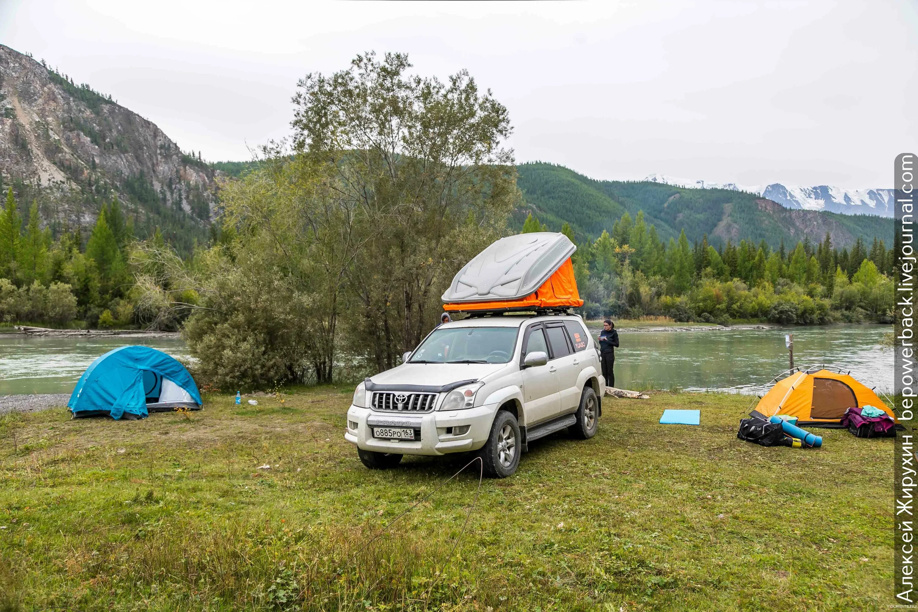 Инди выезд. Автокемпинг горный Алтай. Автотур горный Алтай. Tahoe горный Алтай. Путешествие на машине.