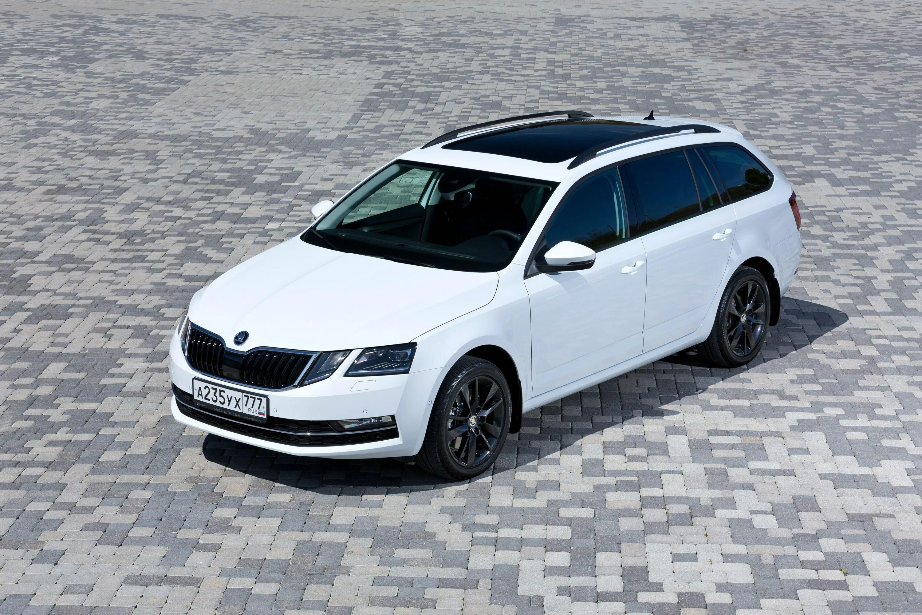 Skoda Octavia Combi. Skoda Octavia Combi 4x4. Шкода универсал полный