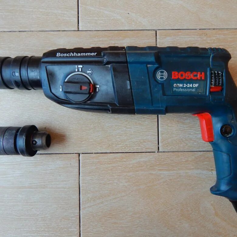 Перфоратор bosch gbh 24. GBH 2-24 DF. Bosch 2-24. Перфоратор бош 24. Bosch GBH 2-24 D.