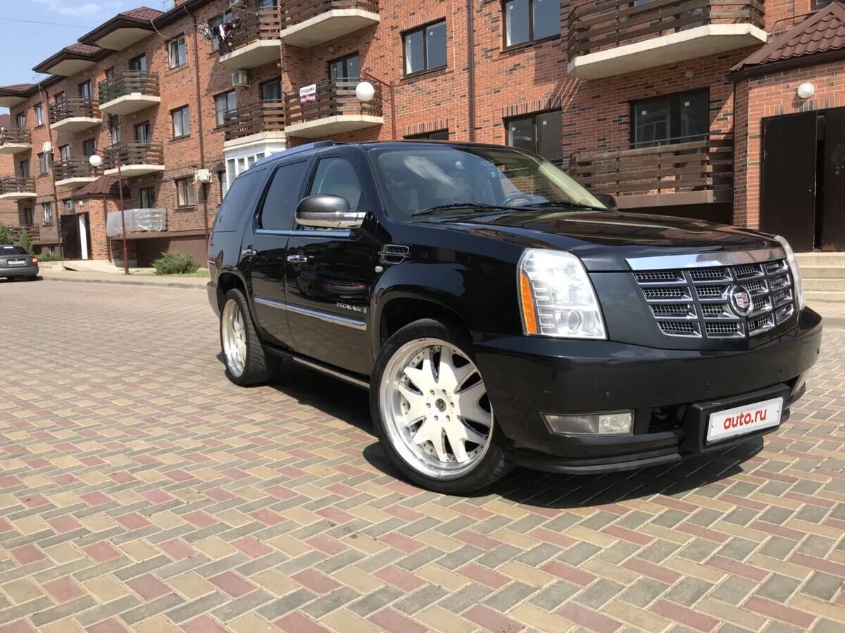 Кадиллак Эскалейд 3. Кадиллак Эскалейд 3 поколения. Cadillac Escalade 2008. Кадиллак Эскалейд 3 чёрный.