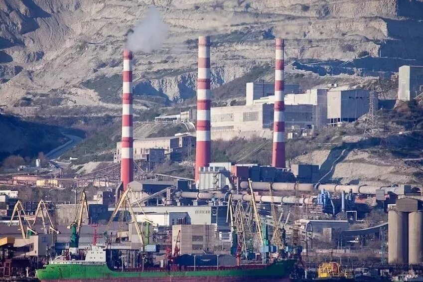 Завод атакайцемент новороссийск. Верхнебаканский цементный завод новороссийск. Новороссийский цементный завод новоросцемент. Первомайский цементный завод новороссийск. Цементный завод пролетарий новороссийск.