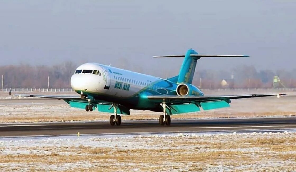 Купить самолет в казахстане. Fokker 100 bek Air. Самолет Казахстан. Казахстанские авиалинии. Фоккер самолет Казахстан.