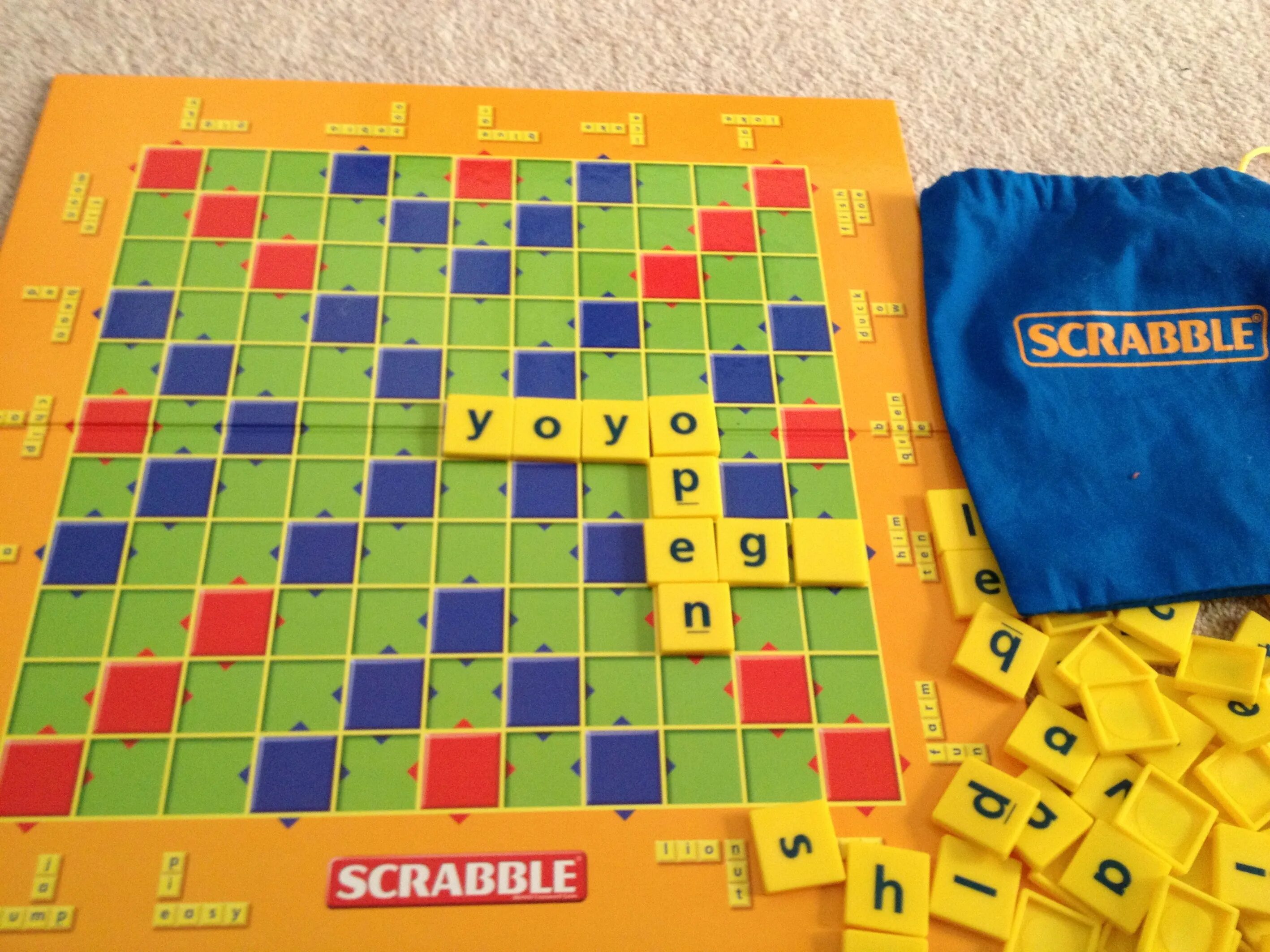 Скрабл Джуниор. Игра Scrabble Junior. Игра Scrabble Junior ответы. Игра Скрабл 9+.