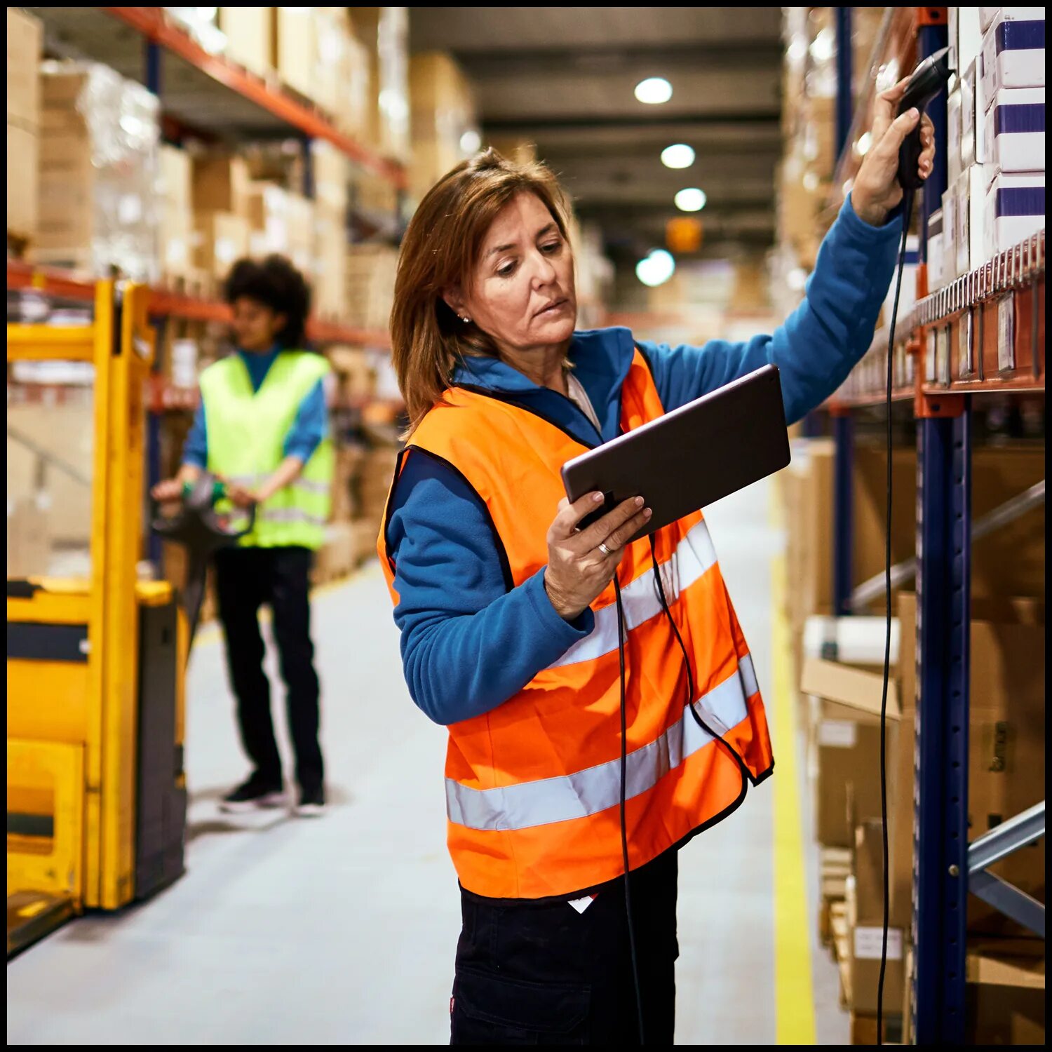 Упаковщик с проживанием в москве. Логист. Упаковщик яиц на птицефабрике. Работа вахтой с проживанием и питанием. Требуются грузчики вахта.