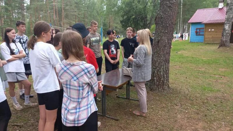 Детский лагерь новгородская область. Лагерь. Детский лагерь. Лагерь Былина. Новгородская область фото детского лагеря.