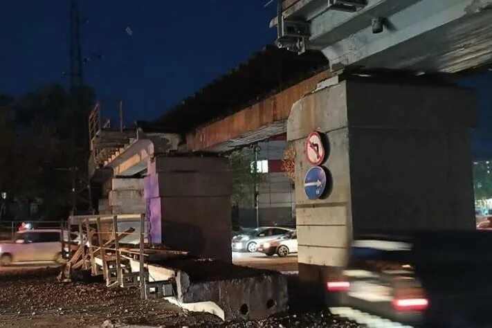 Какой мост обрушился в балтиморе. Обрушение жд моста во владивостоке. владивосток рухнул мост 2025 лето. упавший мост во владивостоке. обрушение моста в китае 2 мая.
