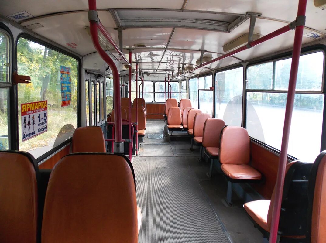 Троллейбус зиу 682 салон. Салон троллейбуса зиу 682г. Троллейбус зиу 682 салон. Салон троллейбуса зиу. Зиу 9 салон.