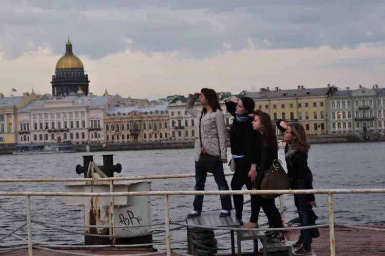 Каким будет май в спб. Май в Петербурге. СПБ В мае. Питер в начале мая. Петербург в конце мая.