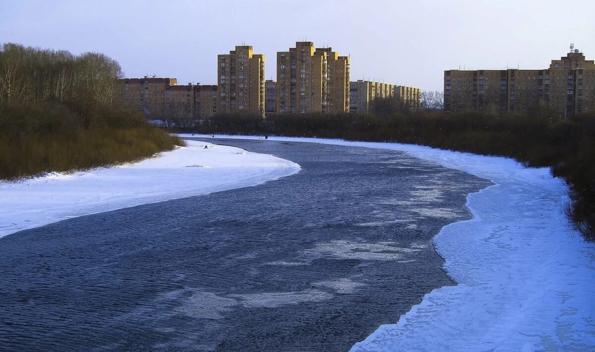 Реки удмуртии презентация. Чепца ледоход. Уровень воды в реке чепца город глазов на сегодняшний день. Зима, река дон, церковь. Реки удмуртии.