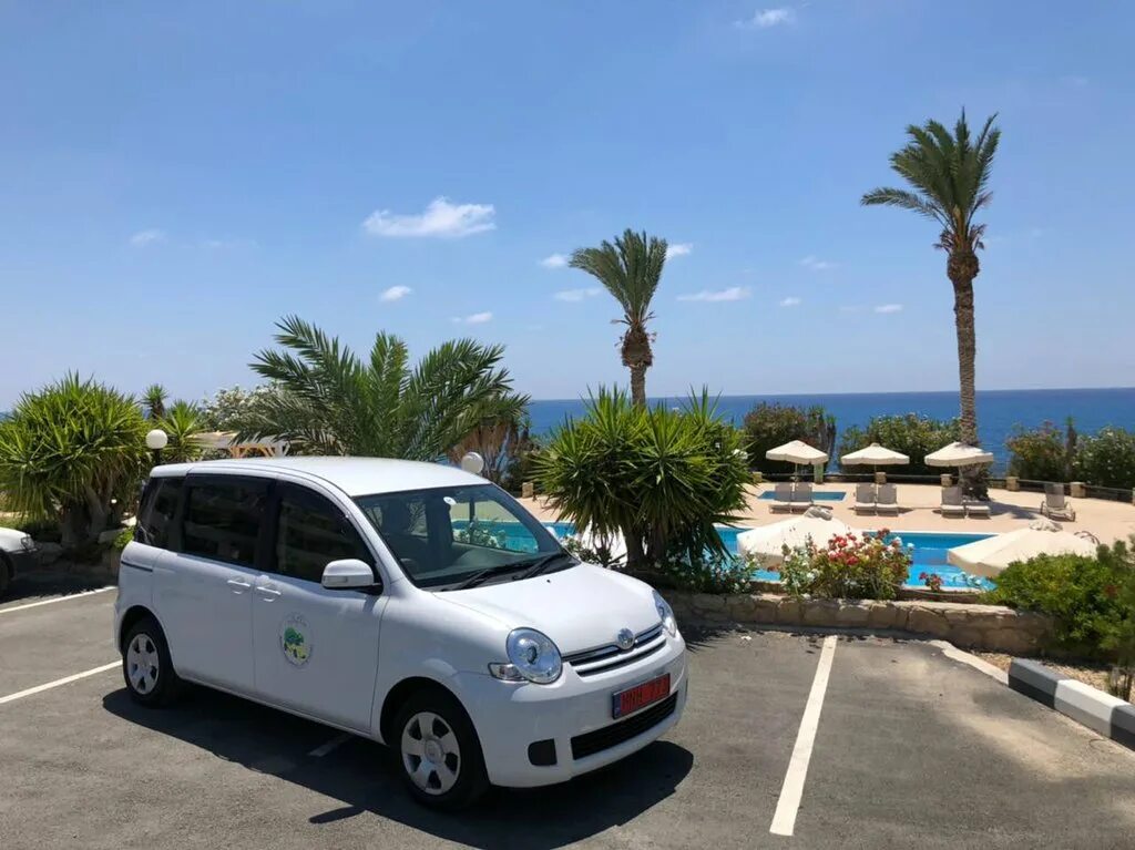 Машинки на пристани. Арендованные машины на северном кипре. Автомобиль айя. Авто пафос. Авто на кипре.