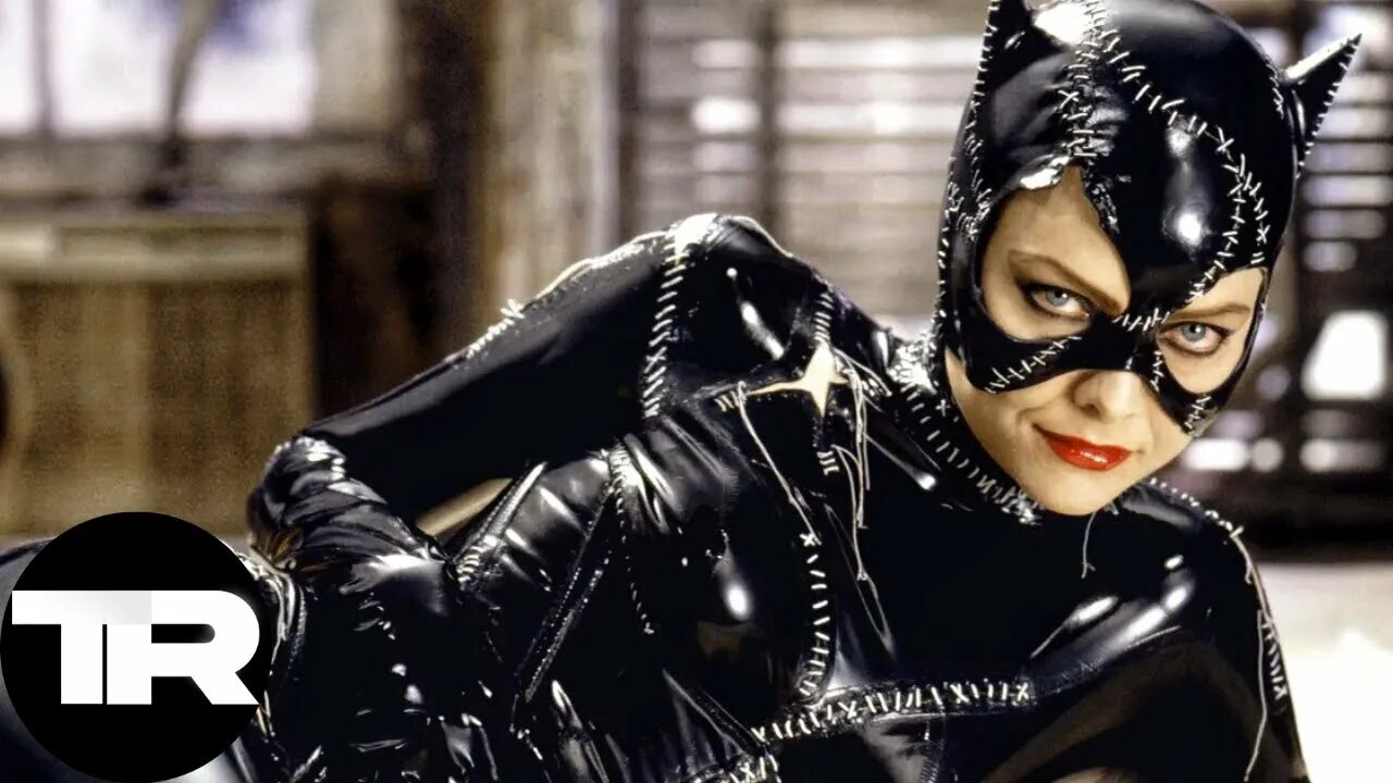 Женщина кошка из бэтмена 2004. Бэтмен и селина. Музыка из женщины кошки. Эшли бери женщина кошка. Пейшенс филлипс / женщина–кошка.