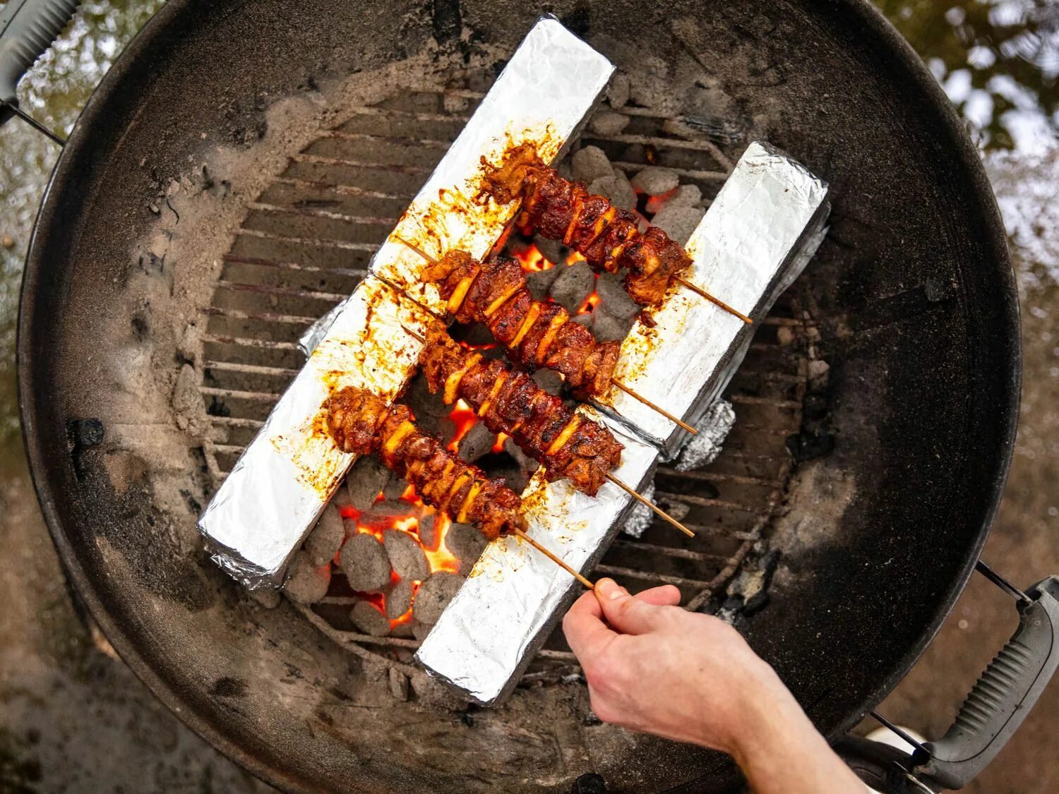 Kebab grill. Кебаб гриль. Грибы гриль шампур. Обложка для ВК барбекю. Алюгриль.
