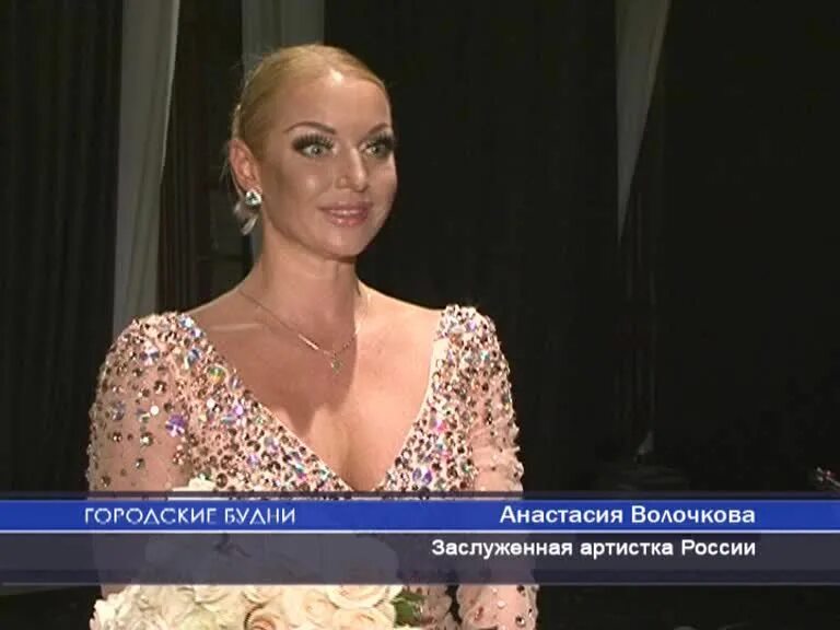 плохой оратор. лолита милявская фото сейчас. украинская фигуристка на олимпиаде 2022. выступление перед публикой. плохо выступила.