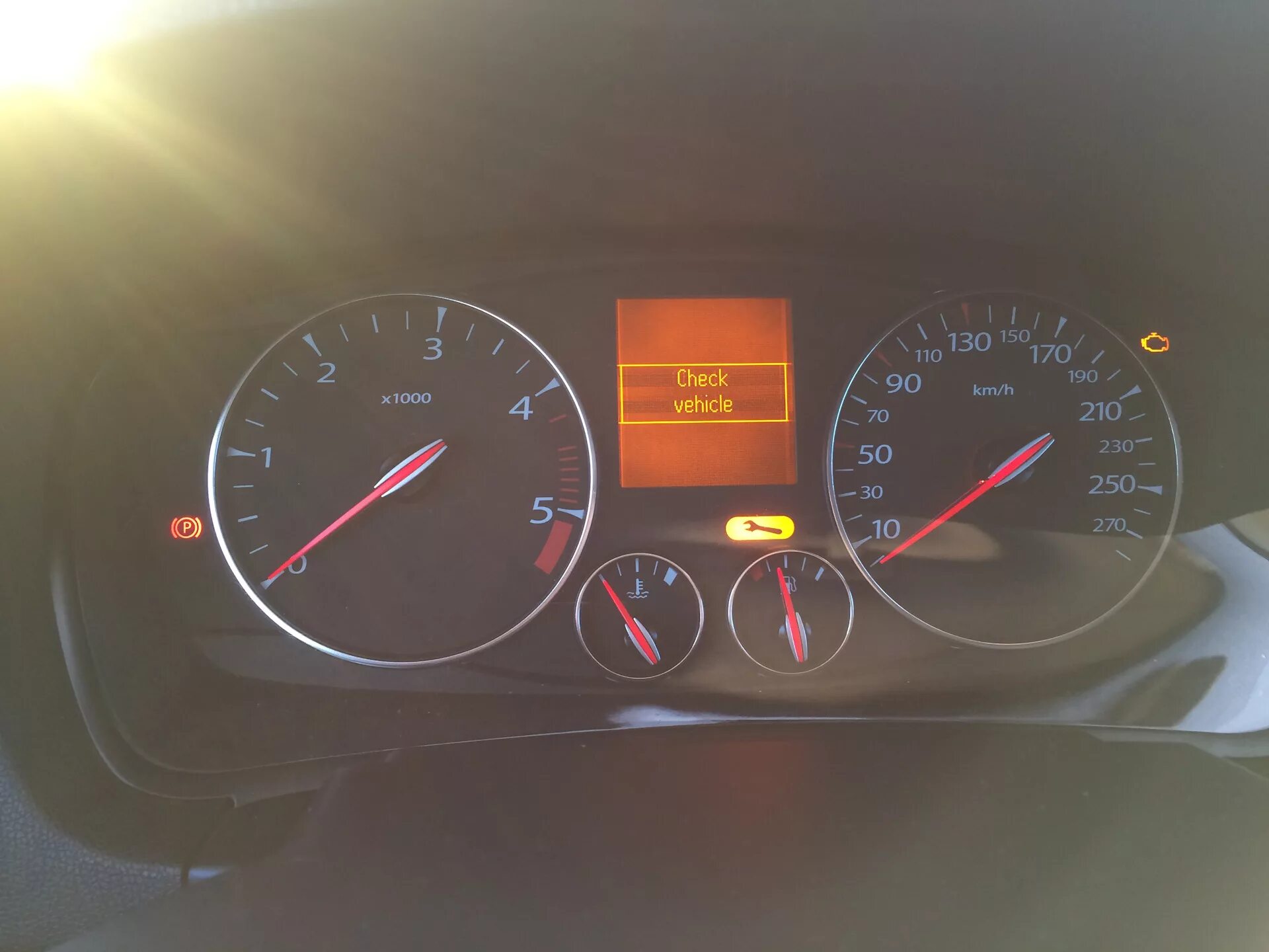 Ошибка рено 3. Check vehicle рено лагуна 3 1.5. рено сценик 3 check vehicle. чек на рено меган 3. check vehicle рено меган 3 дизель.