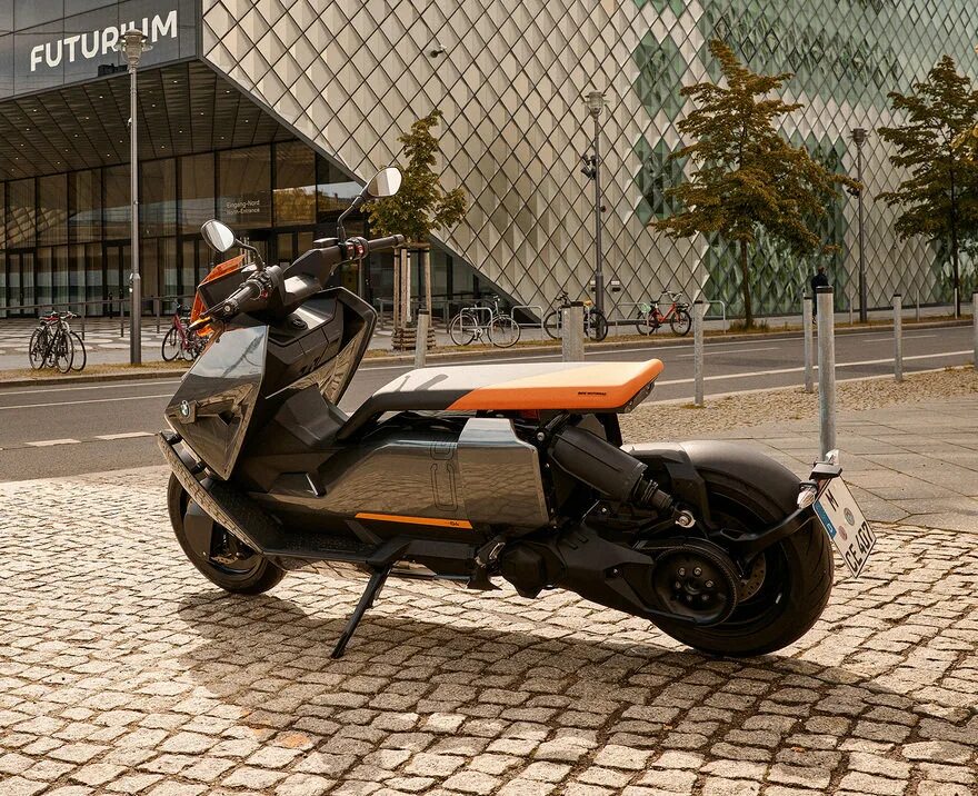 Электроскутер от bmw. Bmw скутер электрический. Bmw c 400 x nmoto golden age. Бмв скутер 2021. Скутер бмв электрический.