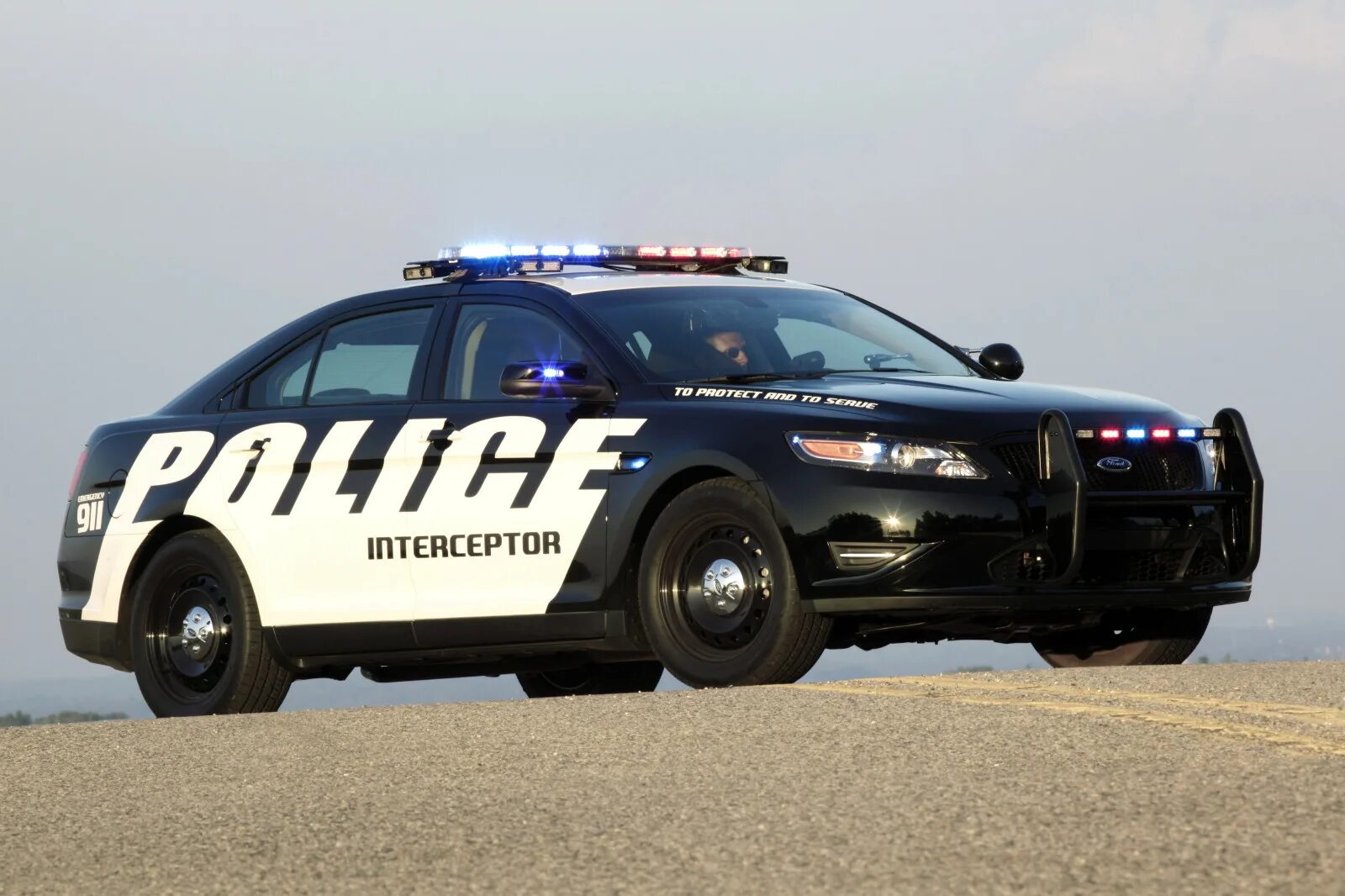 Сколько полицейских машин. Ford Police Interceptor 2013. Ford Taurus Police Interceptor. Ford Police Interceptor. Ford Police Interceptor sedan.