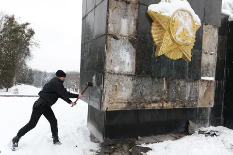 Осквернение памятников вов