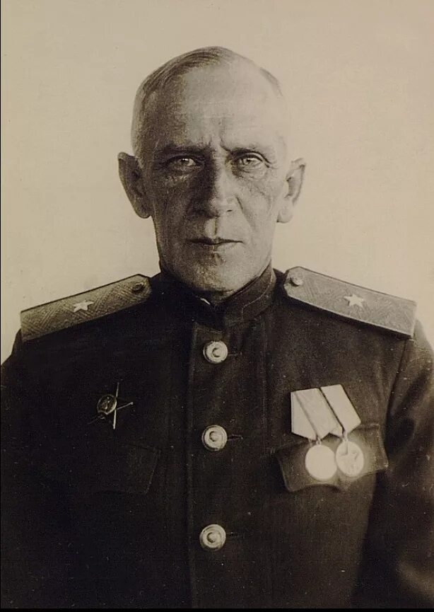 Офицер иванович. Офицер иванович. Офицер запаса. Офицер иванович. Унтер офицер жданов пантелей терентьевич.