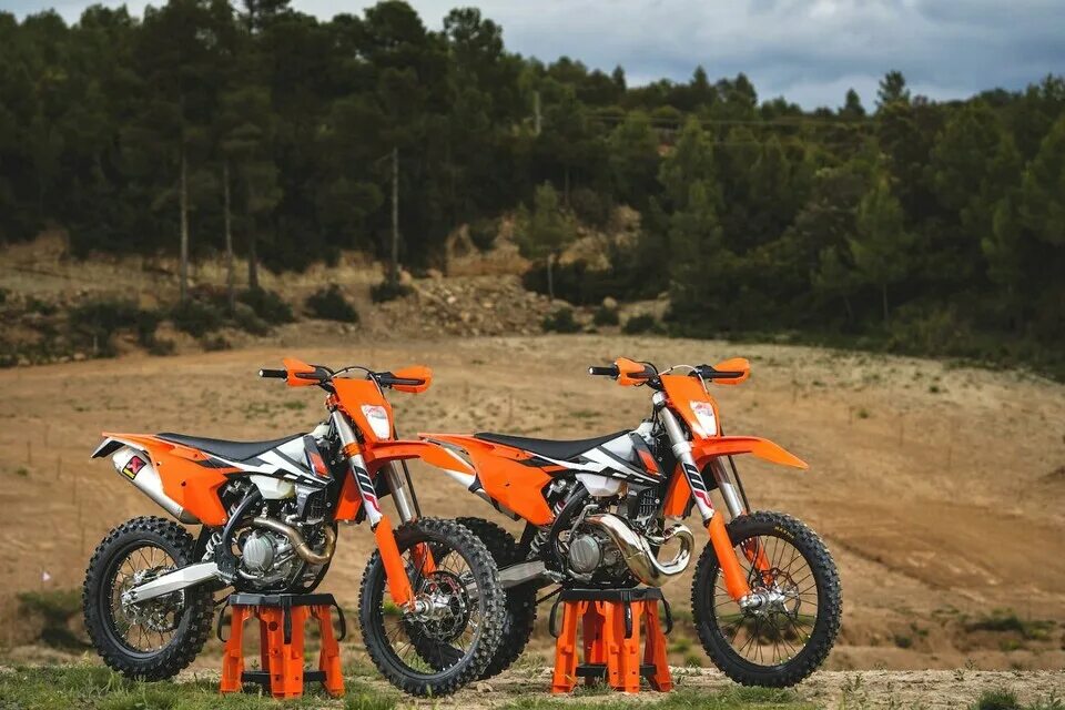 Ktm sxf 250 2015. Китайский ктм. Ктм 250 эндуро 4т. Длина ktm exc 300. China motors.