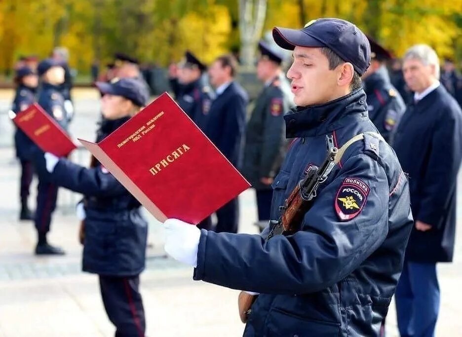 Сотрудники овд. Сотрудники правоохранительных органов. Сотрудники органов внутренних дел. Государственный служащий правоохранительных органов. Правоохранительная служба.