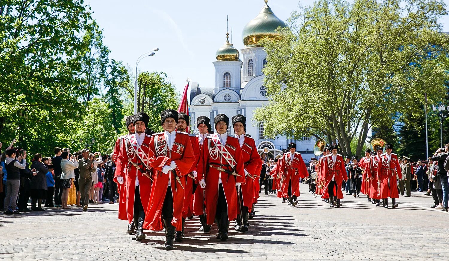 Поколения краснодарского края. Храм Кубанского казачьего войска Краснодар. Кубанские казаки в Краснодаре. Парад реабилитации казачества в Краснодаре. День Кубанского казачества.