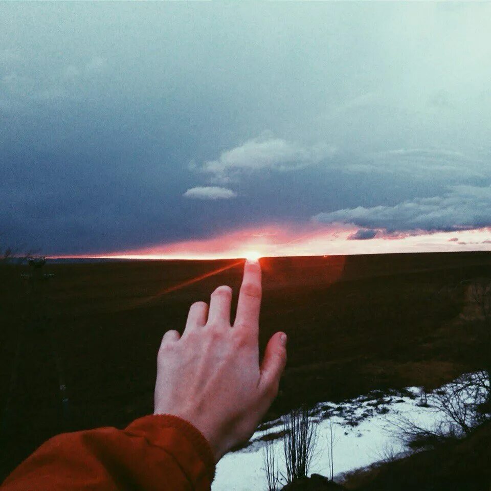 Птицы в небе. Что это там в небе. Задумался о вечном. Я люблю небо там много хороших людей. Свобода птица в небе.