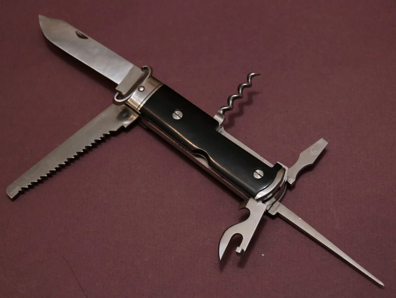 складной охотничий нож ссср. нож складной пятипредметный. «генеральский» складной охотничий нож. нож капрал дамасская сталь раскладной. нож складной мт-3 с экстрактором.