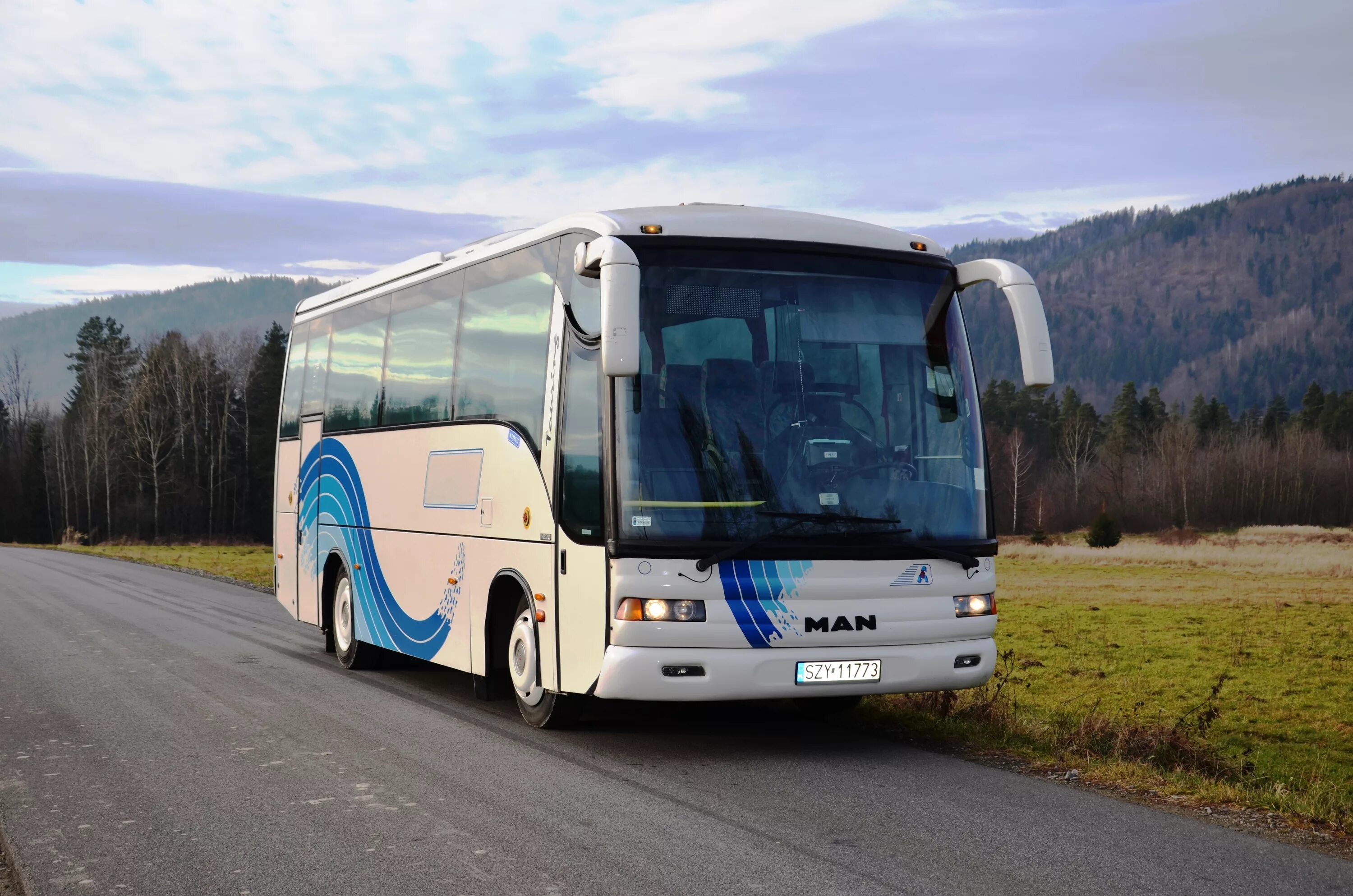 Междугородные номера. Автобус ман 11.220. Ман автобус туристический 2003. Scania Touring 1997. Ман 30 мест.