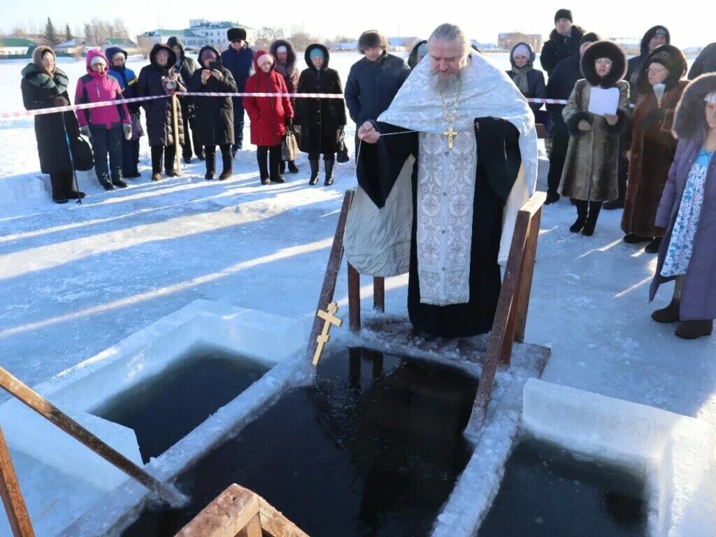 кафе благовещенского храма. могила митрополита варнавы. благовещенское благочиние. школьник христианин. благовещенское благочиние.