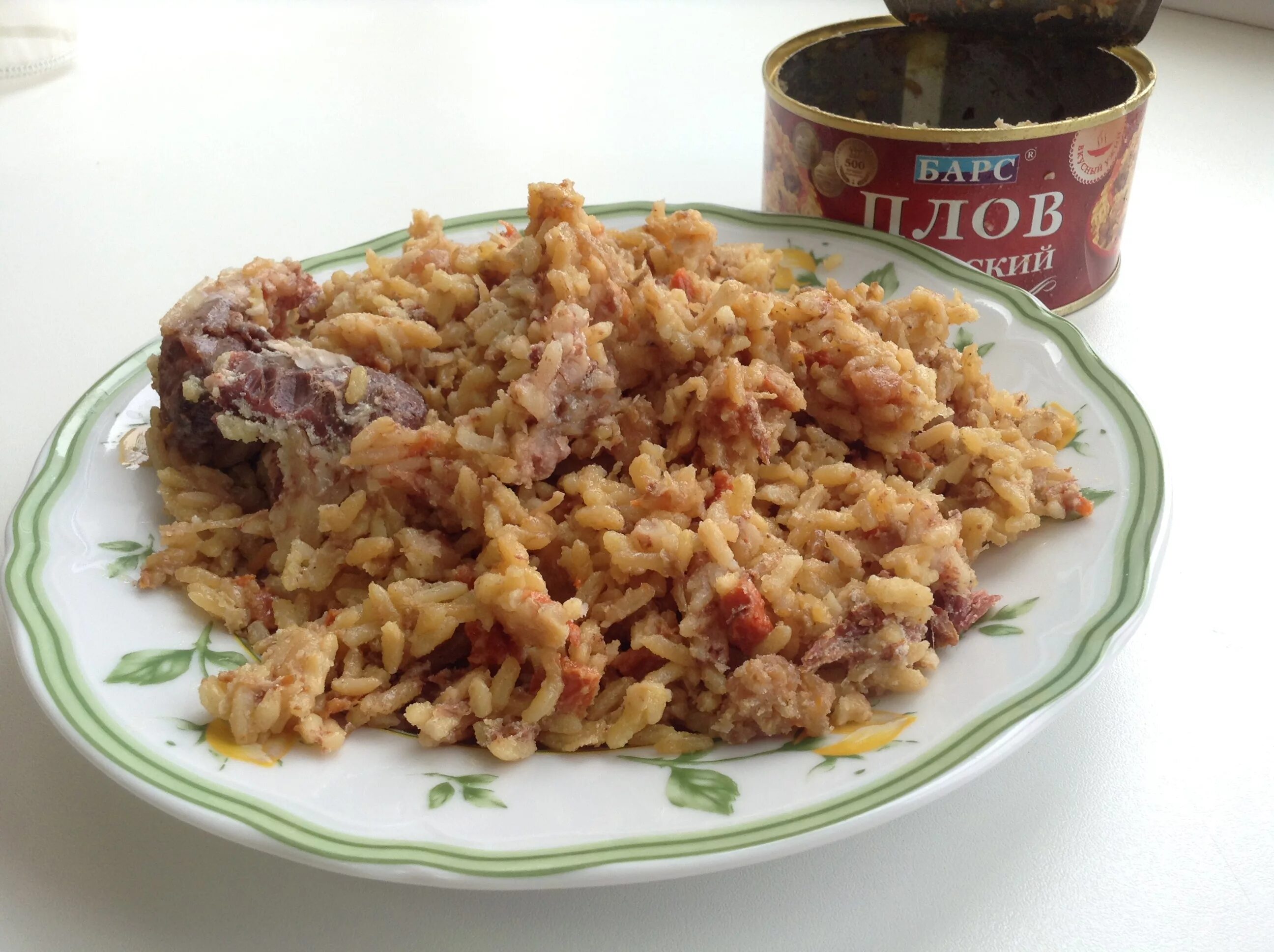 томленая свинина с рисом. рис с мясом. плов в столовой. гуляш с рисом. рис с мясом и подливкой.