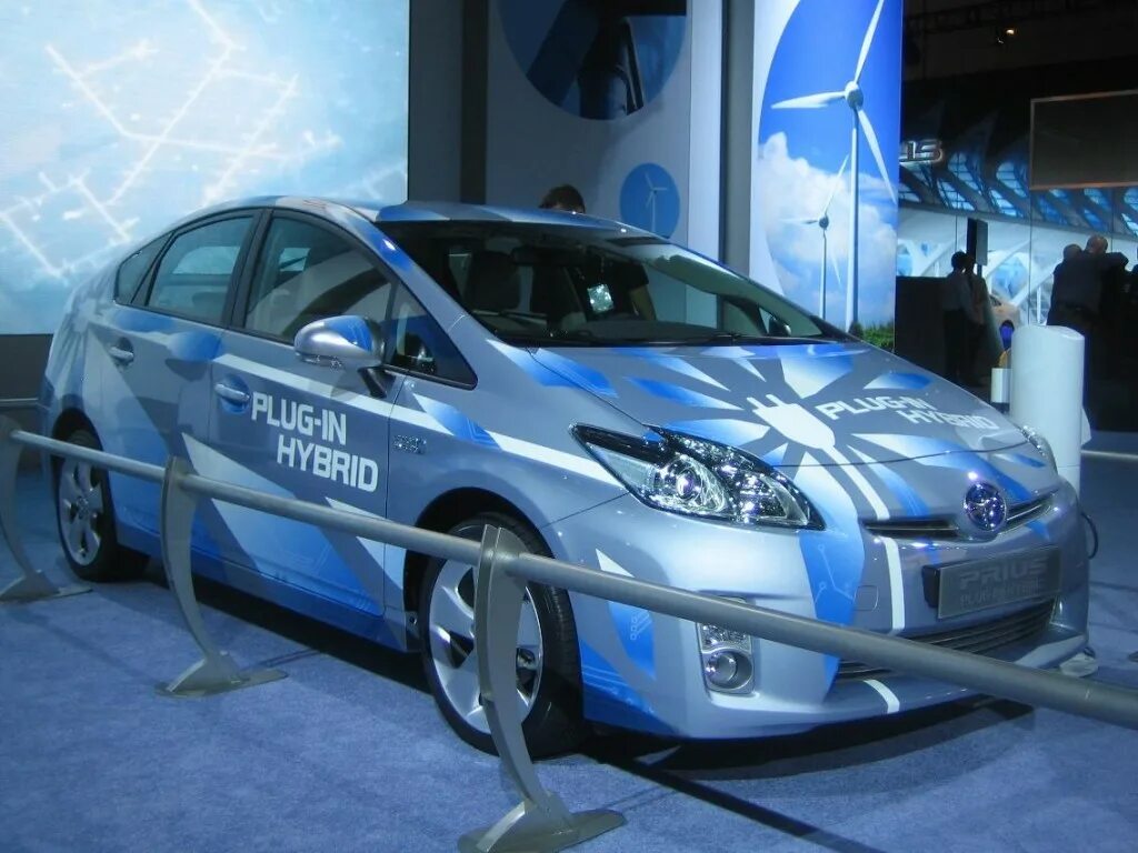 Prius Plug-in Hybrid. Тойота Приус гибрид 2023. Хонда Приус. Prius Plug in 2009. Подзаряжаемый гибрид