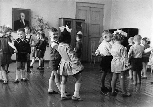 Композиции из винила. Советские школьники. Счастливые советские дети. Ребенок 80х и 90х. Детям 80-90 посвящается.