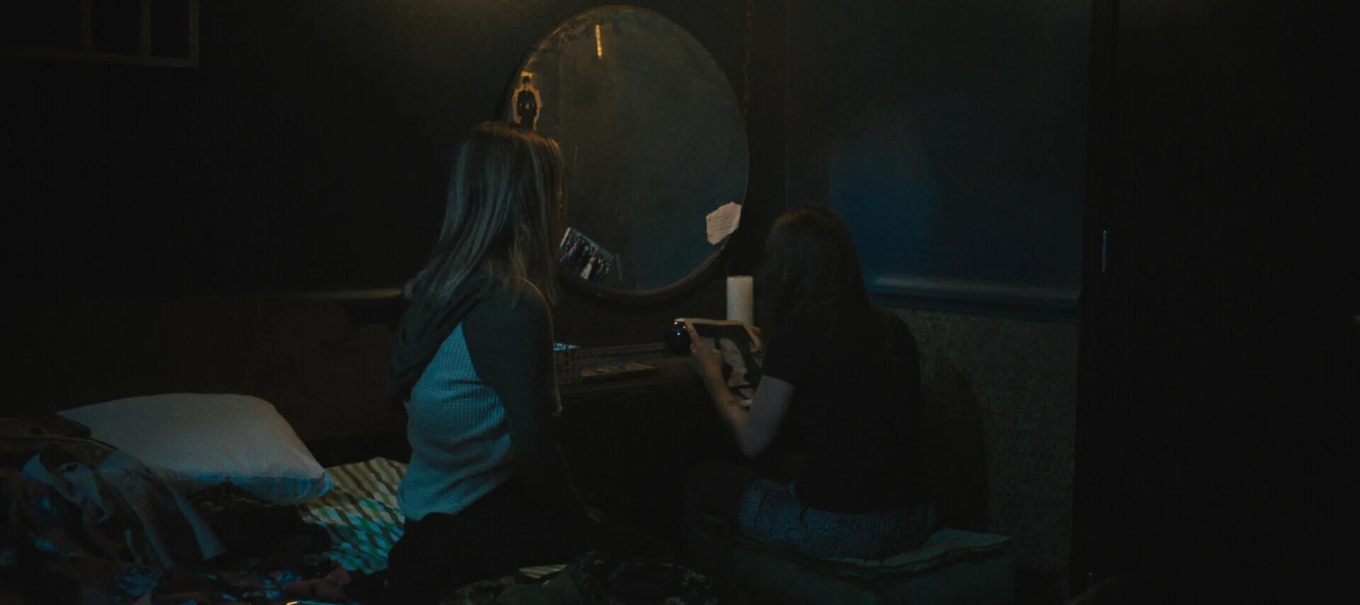 2022 203. Призраки квартиры 203 (room 203) 2022. Призраки квартиры 203 (room 203) 2022. Призраки квартиры 203 (2022). Постеры призраки квартиры 203 - room 203 (2022).