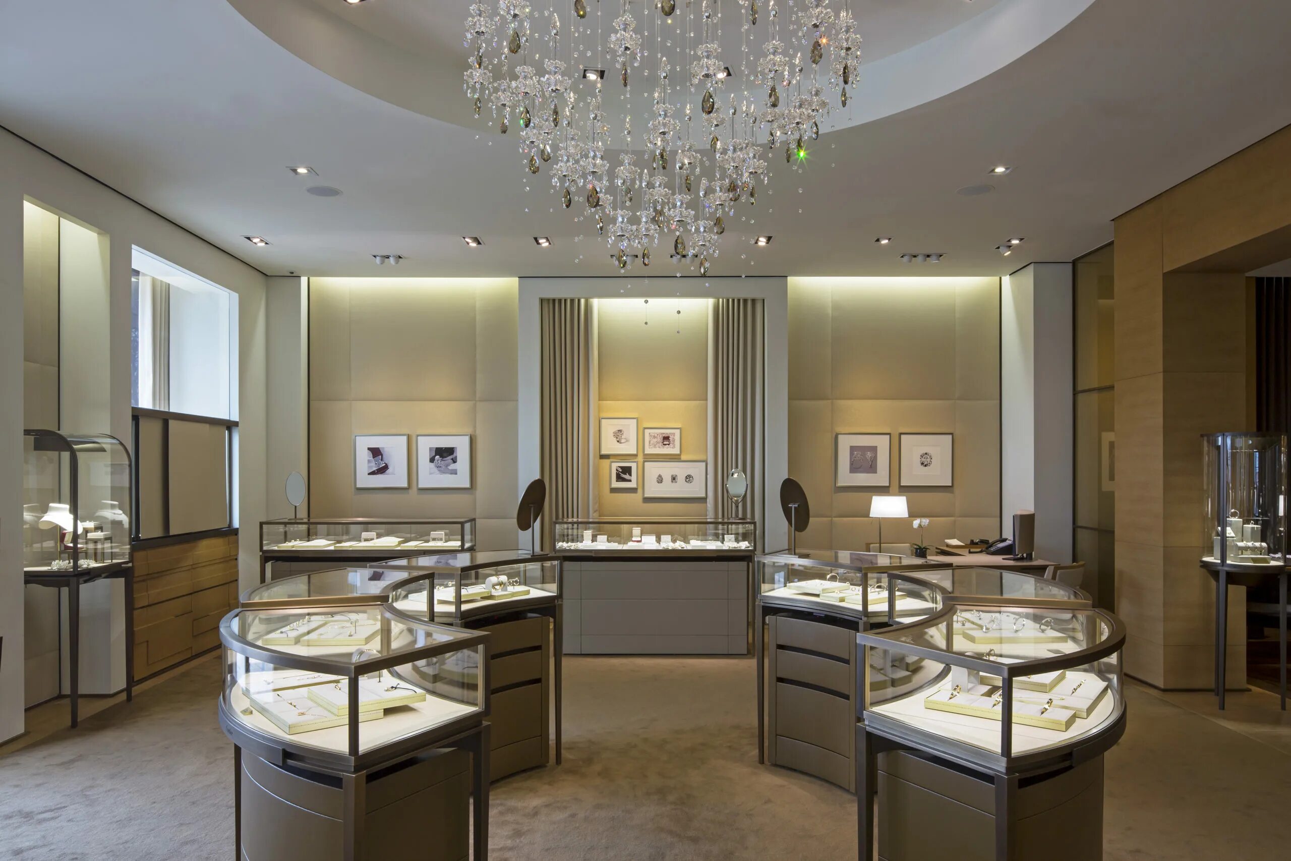 Ювелирный магазин. Центры ювелирных украшений. Интерьер ювелирного бутика. Витрина ювелирного магазина. Центры ювелирных украшений.