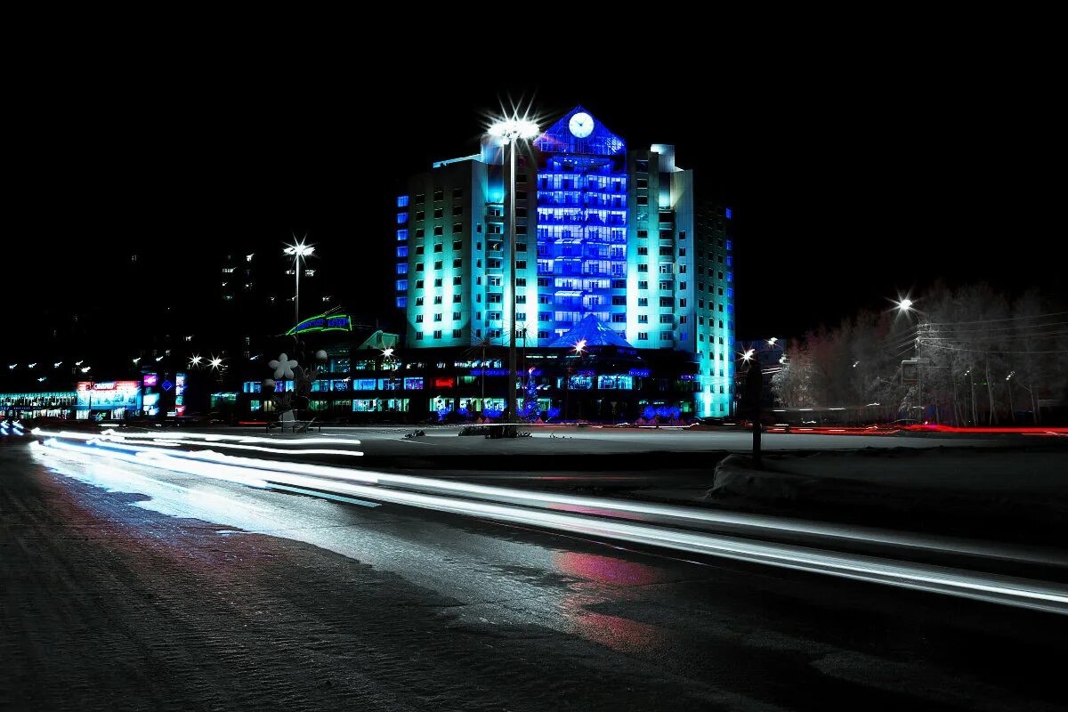Сити центр сургут. Центр сургута. сити центр. ситицентр ночью. night city сургут.