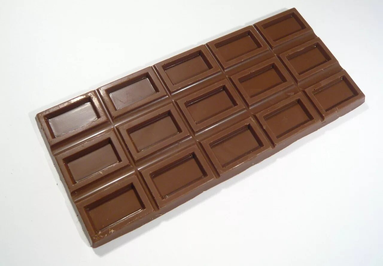 Три плитки шоколада. Плитка шоколада. Шоколадная плитка. Плиточный шоколад. Шоколадка плитка.