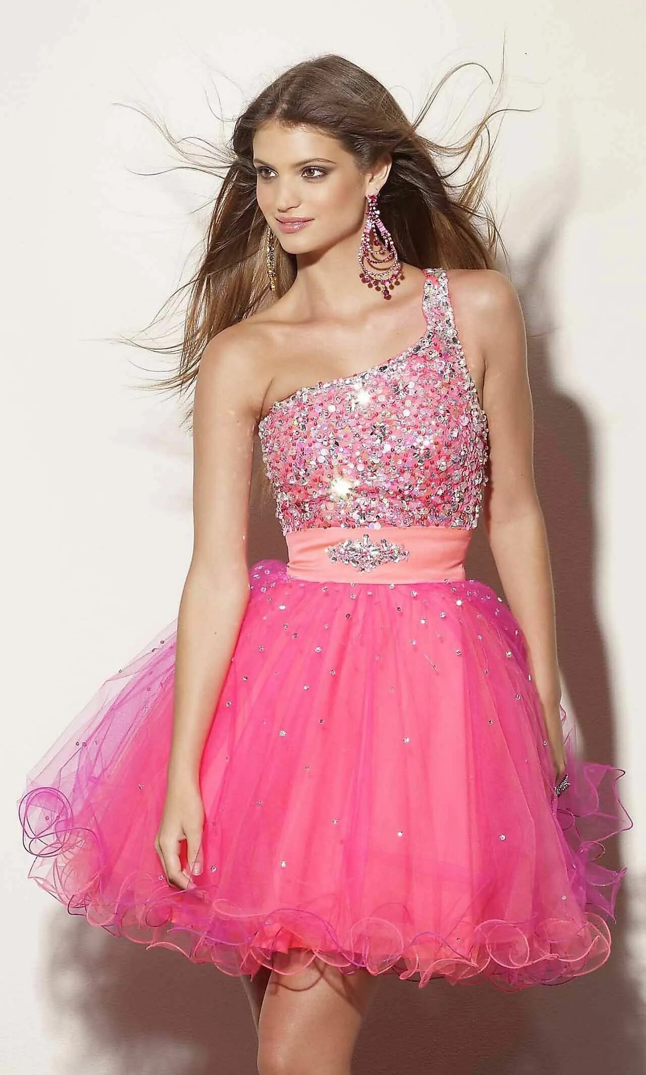 Платье вечернее короткое. Платья на дискотеку девочкам. Платье на дискотеку. Черное платье для вечеринки. Платье на вечеринку.