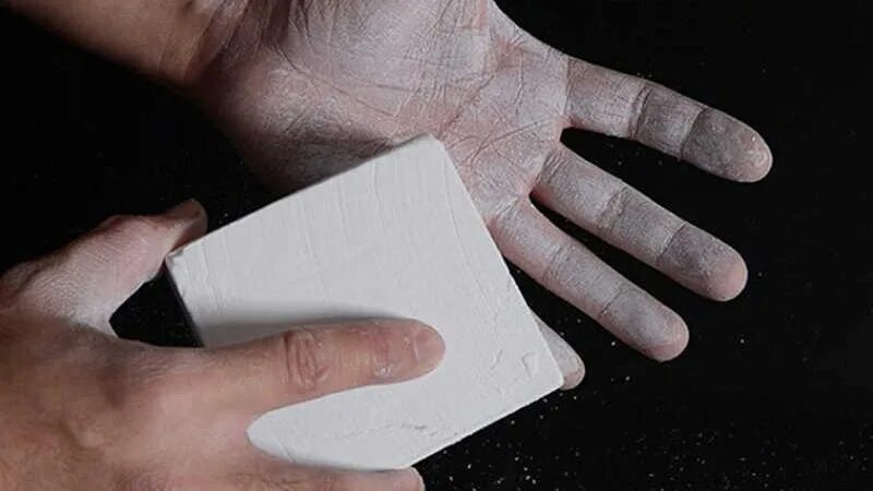 Мелят ссорящийся. Магнезия Chalk Magnesium carbonate. Магнезия Gym Chalk. Магнезия в брикете 56гр Sports Chalk. Магнезия для рук.