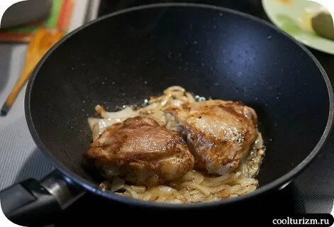 Куриные бедра с капустой