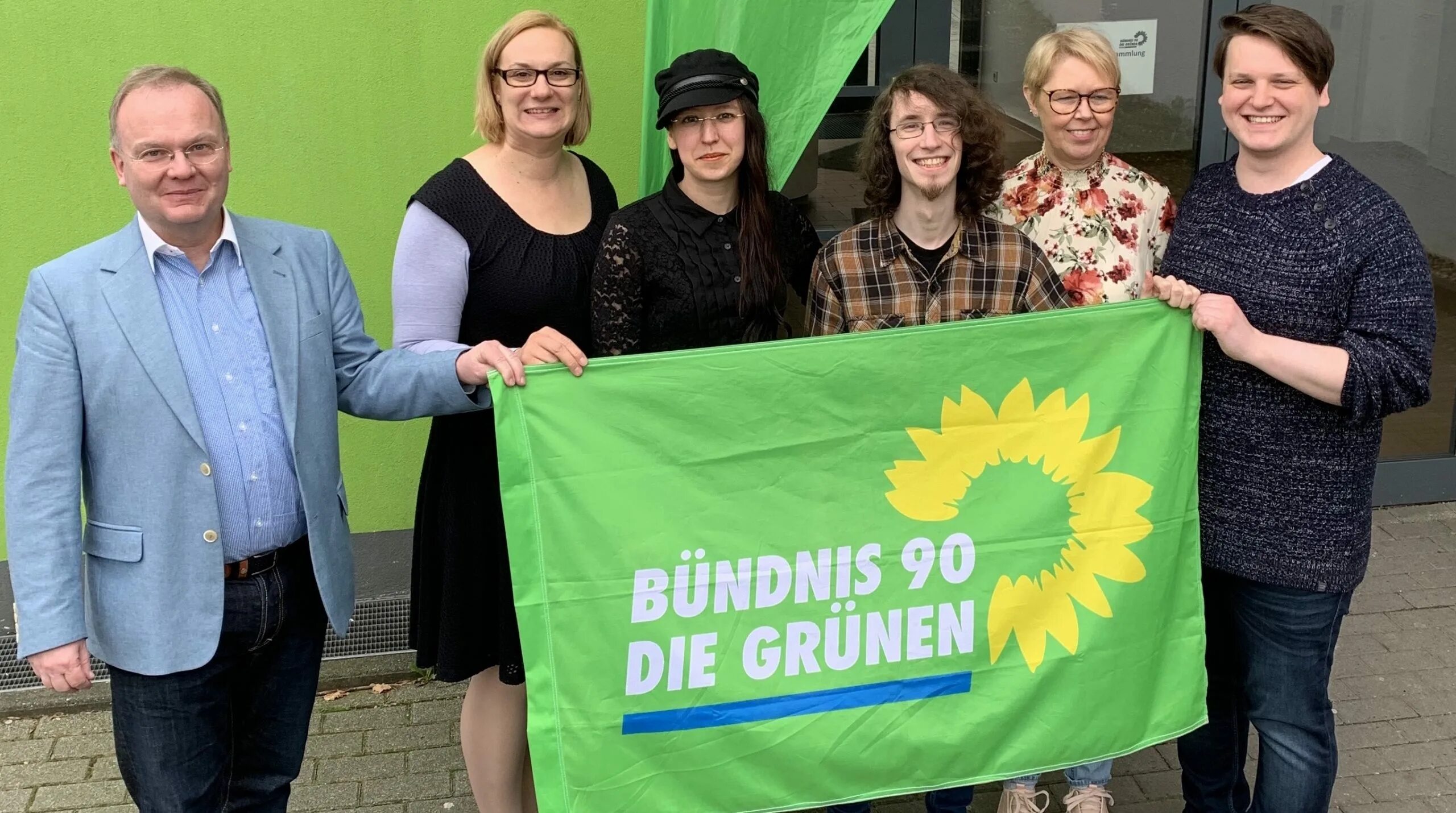 партия зеленых в германии. лидер зеленых в германии. анналена бербок и роберт хабек. Die grünen партия. партия «союз '90 - зеленые».