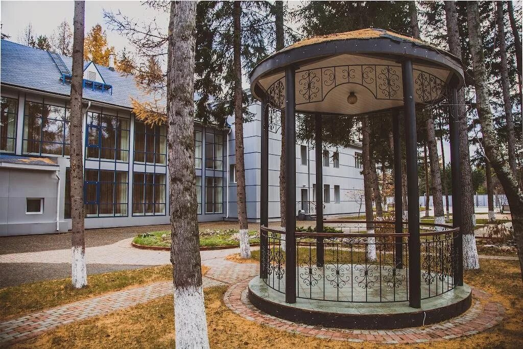 Притомье отдых. Притомье база отдыха кемерово. парк отель притомье кемерово. притомье с березово кемерово. притомье база отдыха березово.